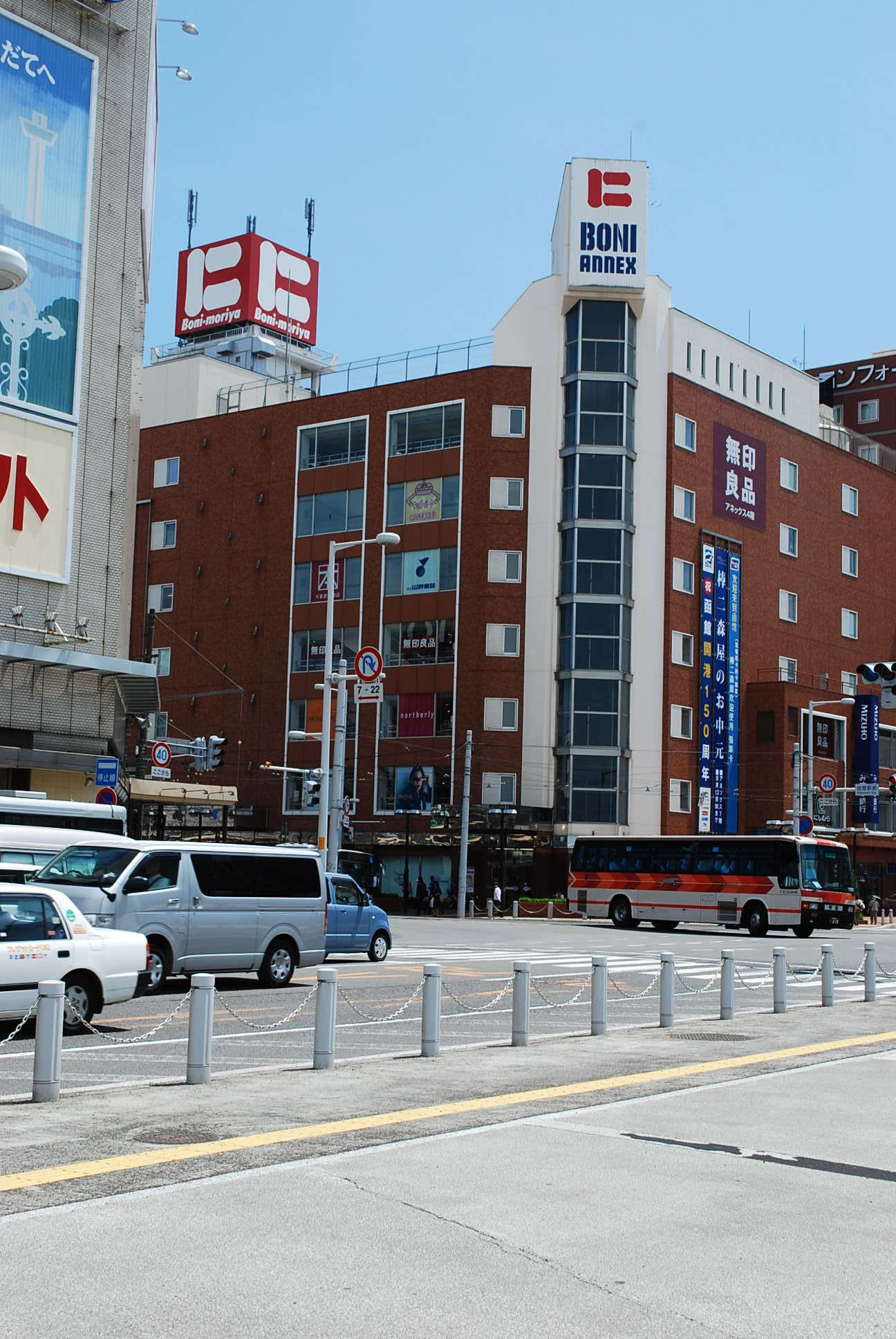 函館市若松町のボーニ・アネックス(函館の建築再見2022)_f0142606_17431759.jpg