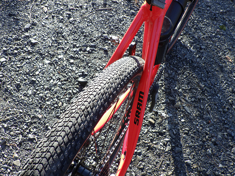 PIRELLI CINTURATO GLAVEL HARD 650B 45Cでグラベルを走る_e0080860_22435783.jpg