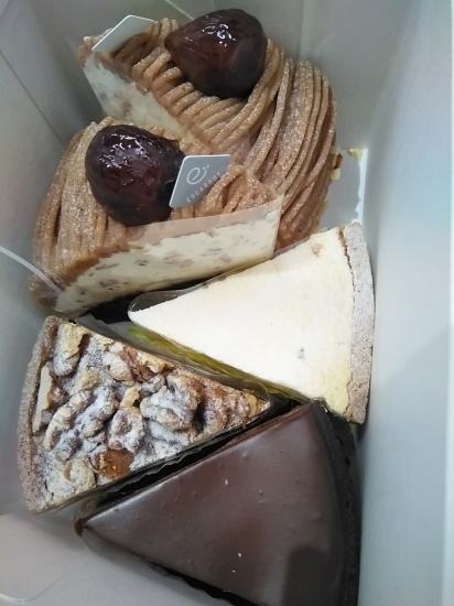 ティータイムはエスカルゴのケーキで。山形ケーキ食べ比べ_d0152020_16265283.jpg