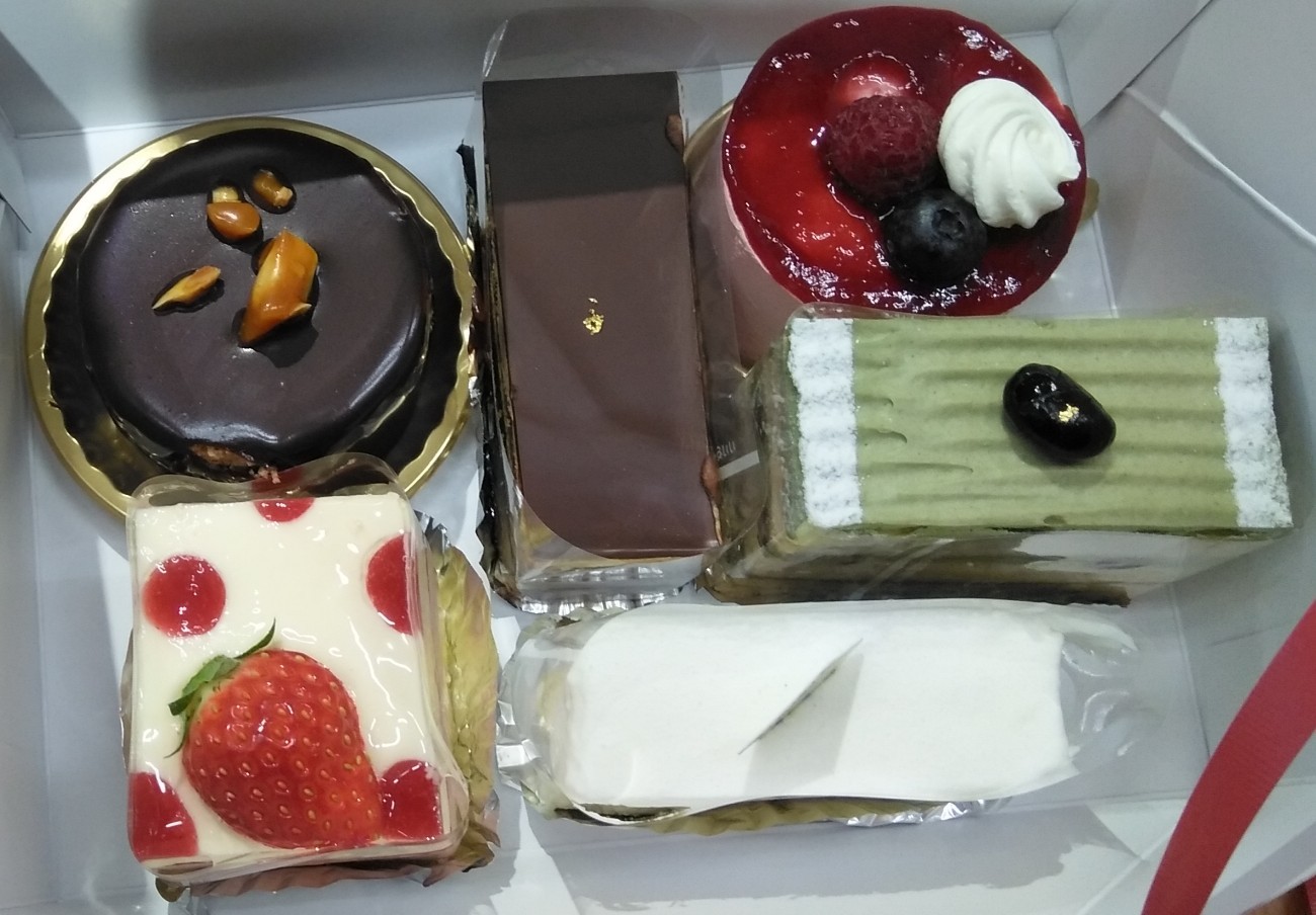 ティータイムはエスカルゴのケーキで。山形ケーキ食べ比べ_d0152020_17022466.jpg