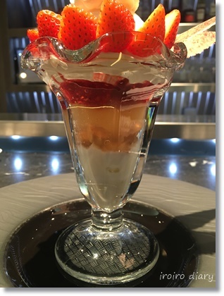 Toshi Yoroizukaのいちごパフェ＠六本木♪ : **いろいろ日記**