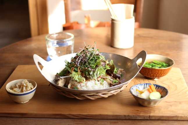 たまにはいいよね。一人ランチ♪_f0354014_18212990.jpg