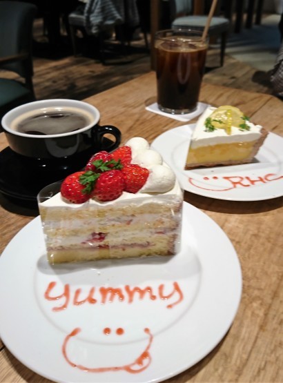 ふんわりやさしいお味のショートケーキ Rhc カフェ ららぽーと豊洲 カステラさん