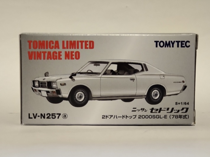 トミーテック・LV-N257a 日産セドリック 2ドアHT 2000SGL-E（白）78年