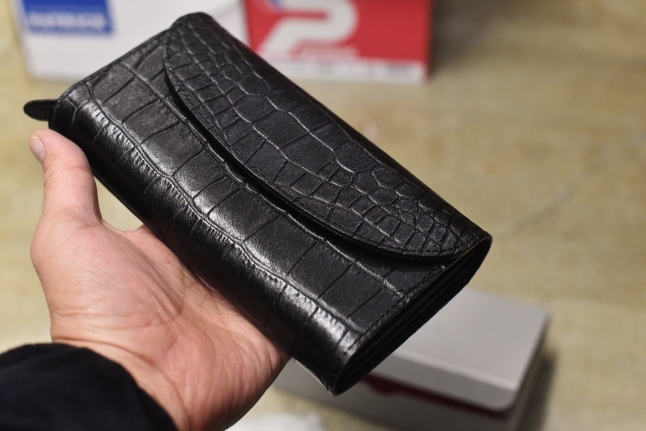 クロコ型押し革 MIDDLE WALLET ★★ 春財布 etc..._d0152280_17304825.jpg