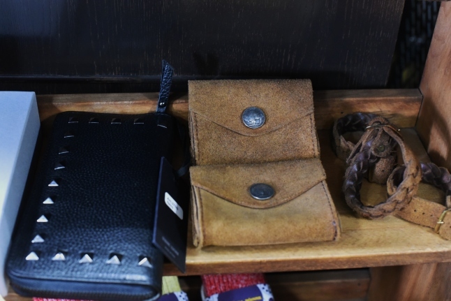 クロコ型押し革　MIDDLE WALLET ★★　　春財布 etc..._d0152280_17323308.jpg