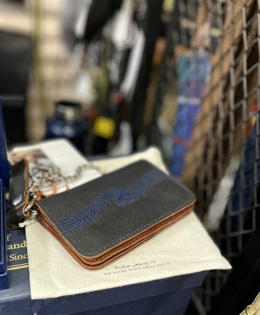クロコ型押し革　MIDDLE WALLET ★★　　春財布 etc..._d0152280_18261458.jpeg