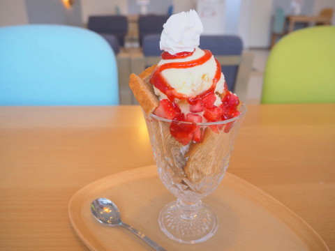 月替わりワンコインとはちみつバウムパフェ:BUNACOcafe(西目屋村)_b0147224_10372541.jpg