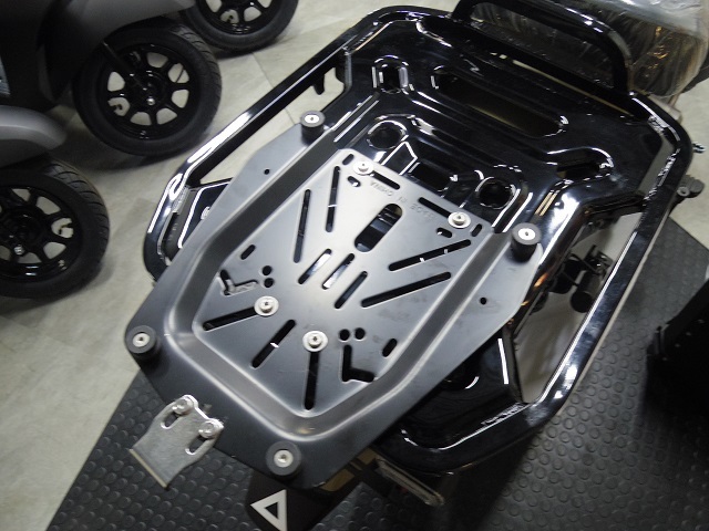 LASIEYO リアボックス : バイクの横輪