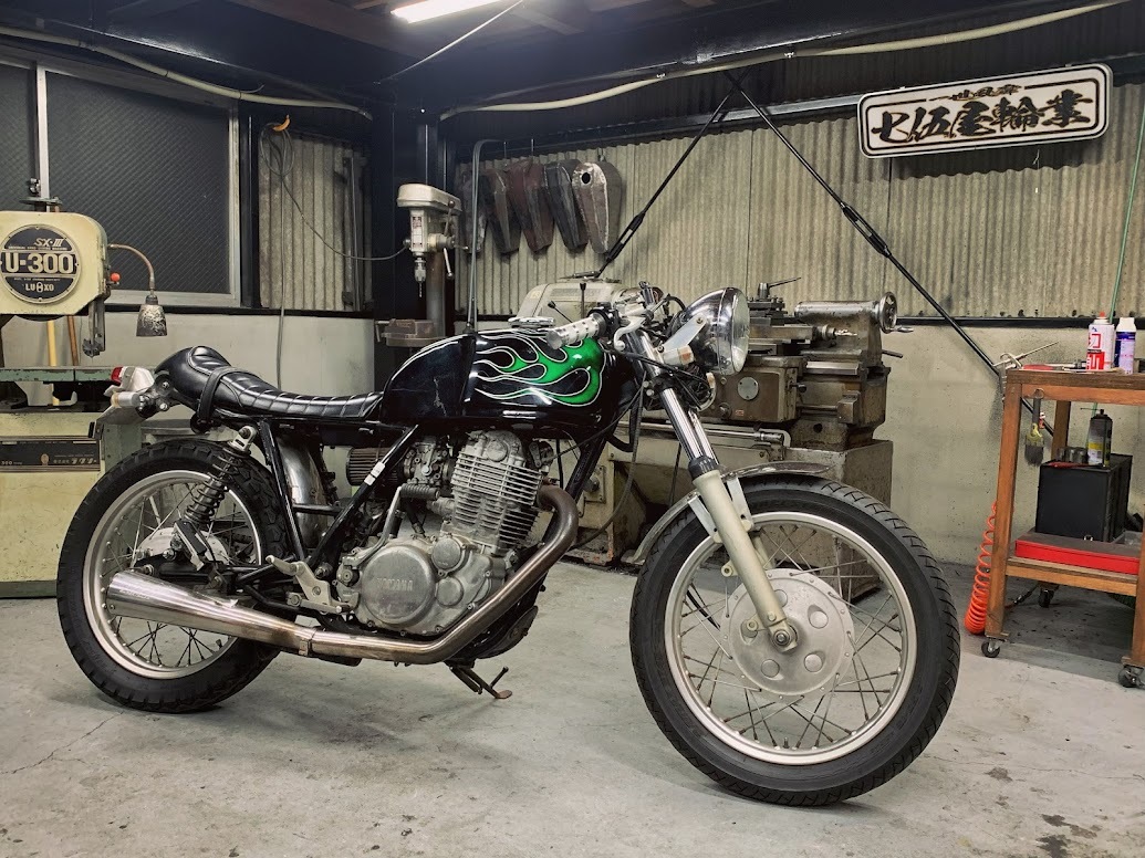Sr400カフェレーサー Srカスタム 在庫車両 カスタムバイク取扱店 七伍屋