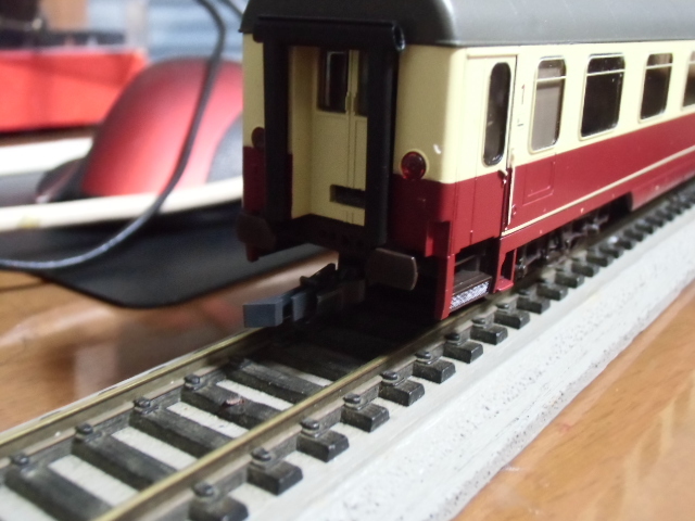 欧州型HO車輛 カプラー交換 : 新湘南電鐵 横濱工廠3