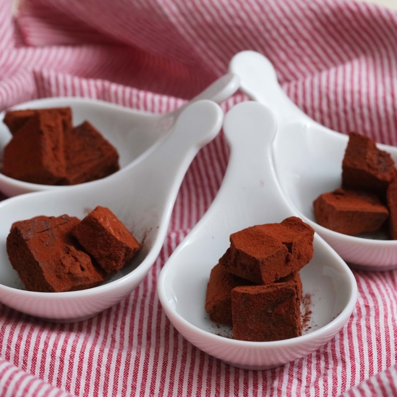 ココナッツオイルで「トリュフ風生チョコレート」♪_d0377645_23382461.jpg