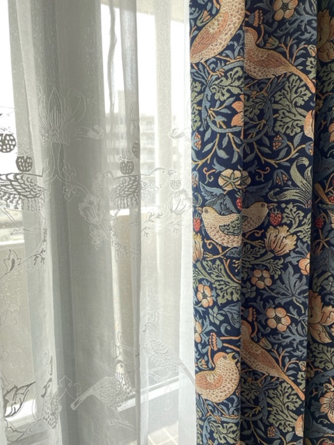 織物生地のモリス『いちご泥棒』でカーテンを納めました by interior styling of bright_c0157866_22541866.jpg