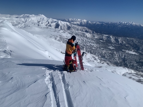 オプタテシケ山～ノースフェイスSUMMITシリーズを着て爆裂沢を滑る～_d0198793_13295310.jpeg