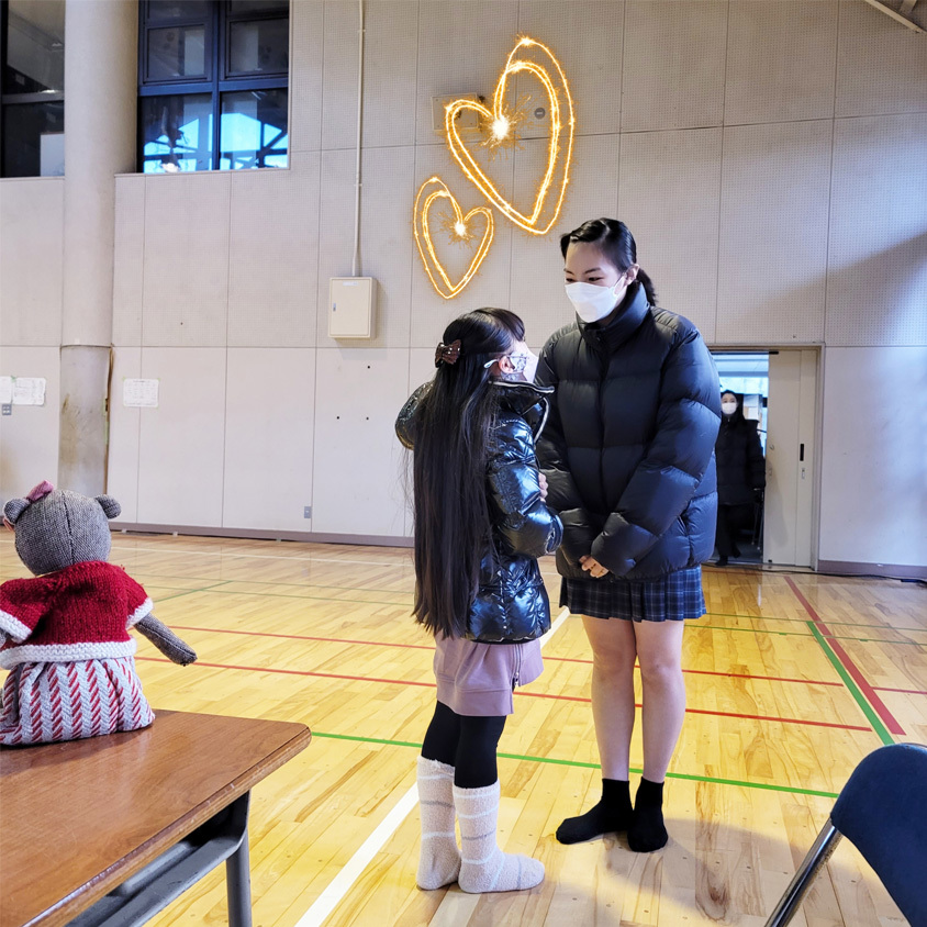 教育現場『笑う門には福来る・お稽古初め』と素敵なお年賀状!…娘のホクロちゃん。_d0224894_05562410.jpg