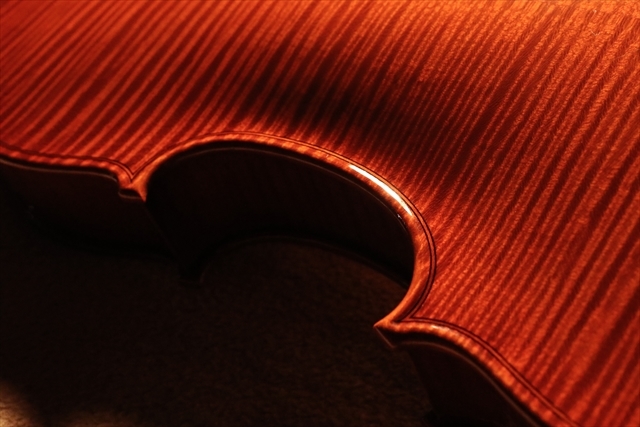 最新作ヴァイオリンのご紹介 「カノン砲モデル」_d0047461_04043484.jpg
