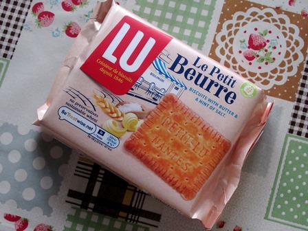 LU ビスケット Petit Beurre 小物入れ A アンティーク yumirin1224 | こちらも珍しいですね。 LUビスケットのメモ帳と