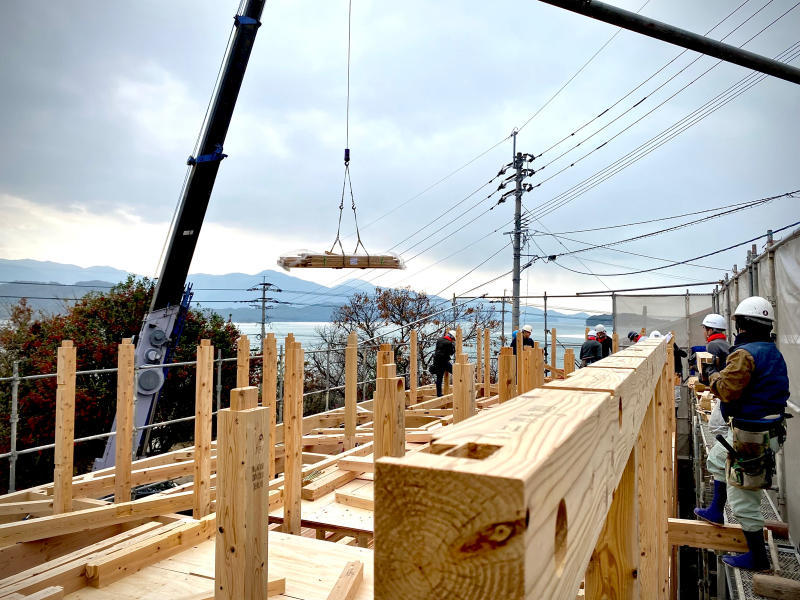 糸島「小富士ヒュッテ」の棟上げでした。　_e0029115_10591086.jpg