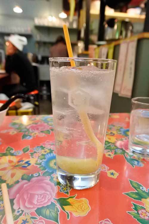 【(山梨グルメ)甲府市「屋台餃子 蘭蘭」・・・「餃子」と「檸檬サワー」推しの屋台風居酒屋!!】_a0005436_20184759.jpg