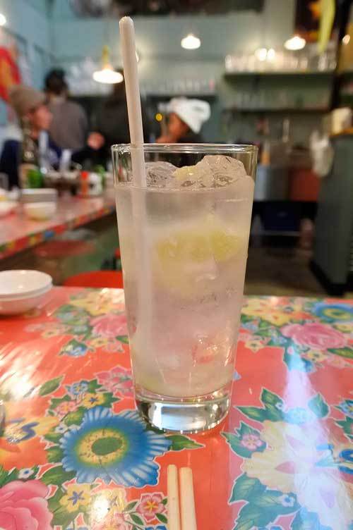 【(山梨グルメ)甲府市「屋台餃子 蘭蘭」・・・「餃子」と「檸檬サワー」推しの屋台風居酒屋!!】_a0005436_20480129.jpg