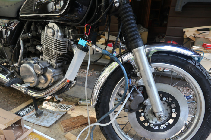 SR400 ディスクブレーキOH パッド、ディスクローター、リヤブレーキ
