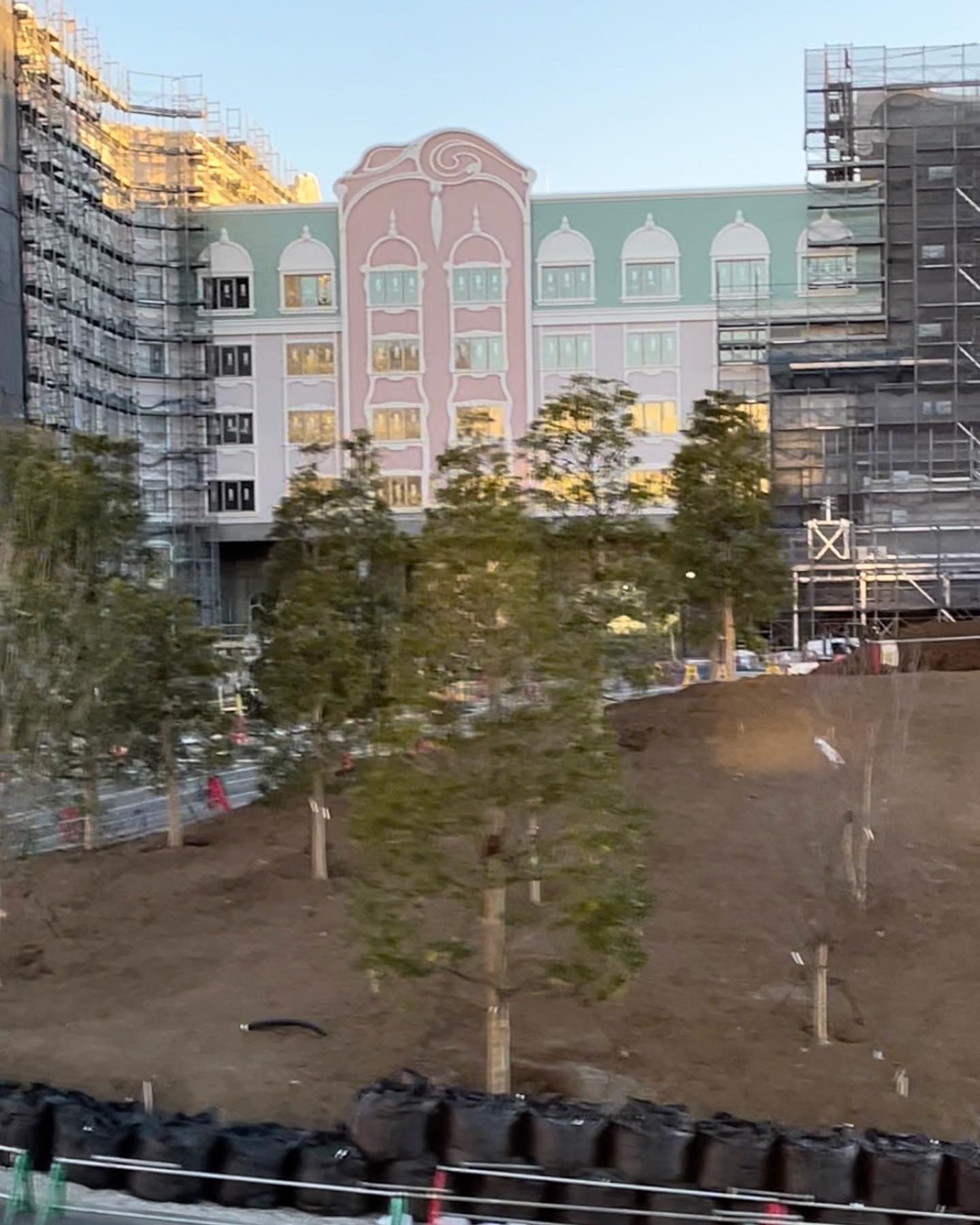 Tds新エリア新ホテル 美しいエントランスが見える 東京ディズニーリポート Tds新エリア新ホテル 美しいエントランスが見える 東京ディズニーリポート