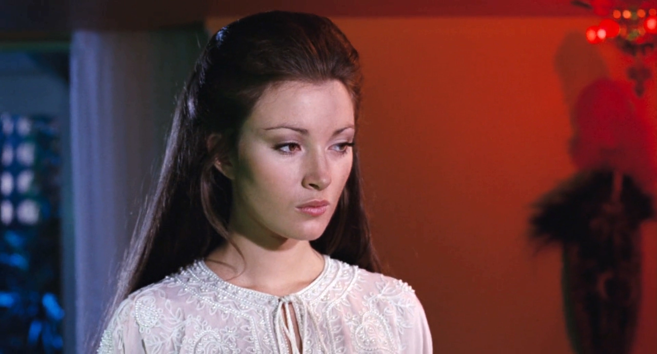 ジェーン・シーモア（Jane Seymour）「007 死ぬのは奴らだ」（1973）・・・其の四_e0042361_19264235.jpg
