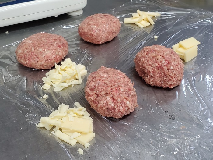 チーズハンバーグ。商品化への道。_d0164343_13313909.jpg