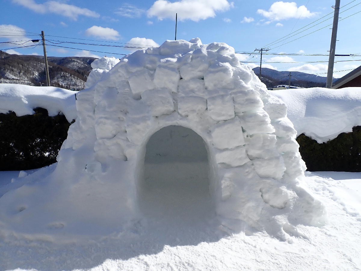 かまくら22 我が家の雪祭り 22 02 ひだかの山に癒やされて