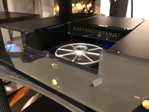 新製品ノルウェー製Electrocompaniet EMC 1 MK Ⅴ試聴しました。_c0113001_18235750.jpeg