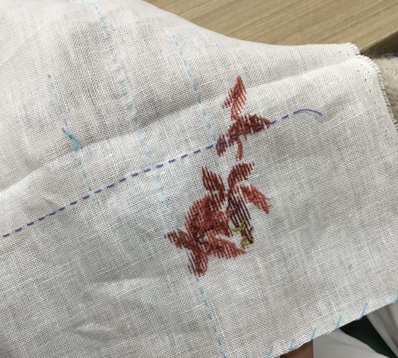 ヤマナシヘムスロイドの北欧刺繍_d0240711_11270817.jpeg