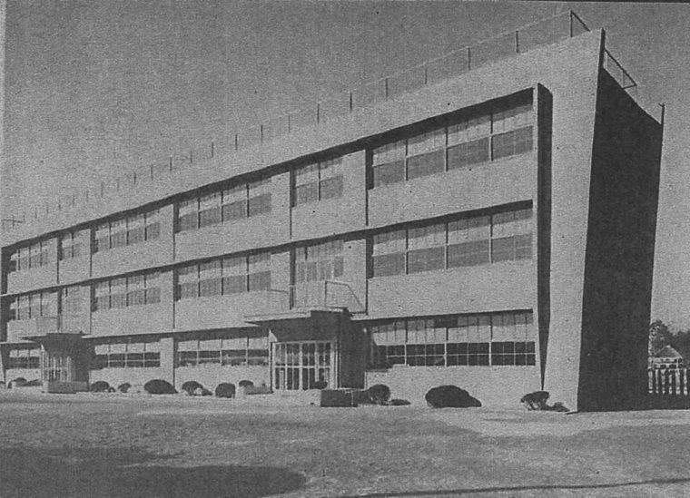 埼玉県羽生市立手子林小学校(建築家・関根要太郎作品研究)_f0142606_15070285.jpg