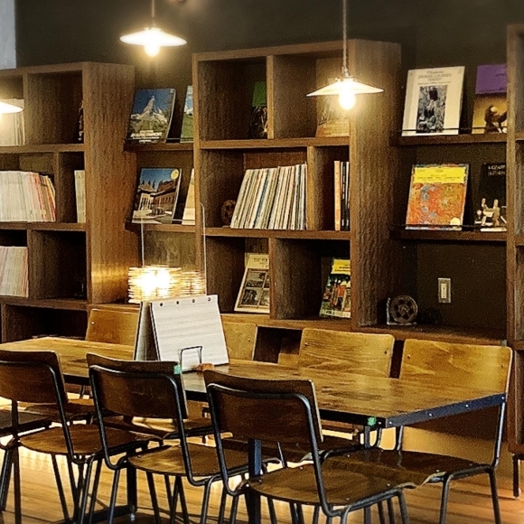 cafe 青天の霹靂_e0292546_22240275.jpg