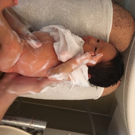 山田産婦人科での赤ちゃんの沐浴YouTube_b0109423_18380072.jpg