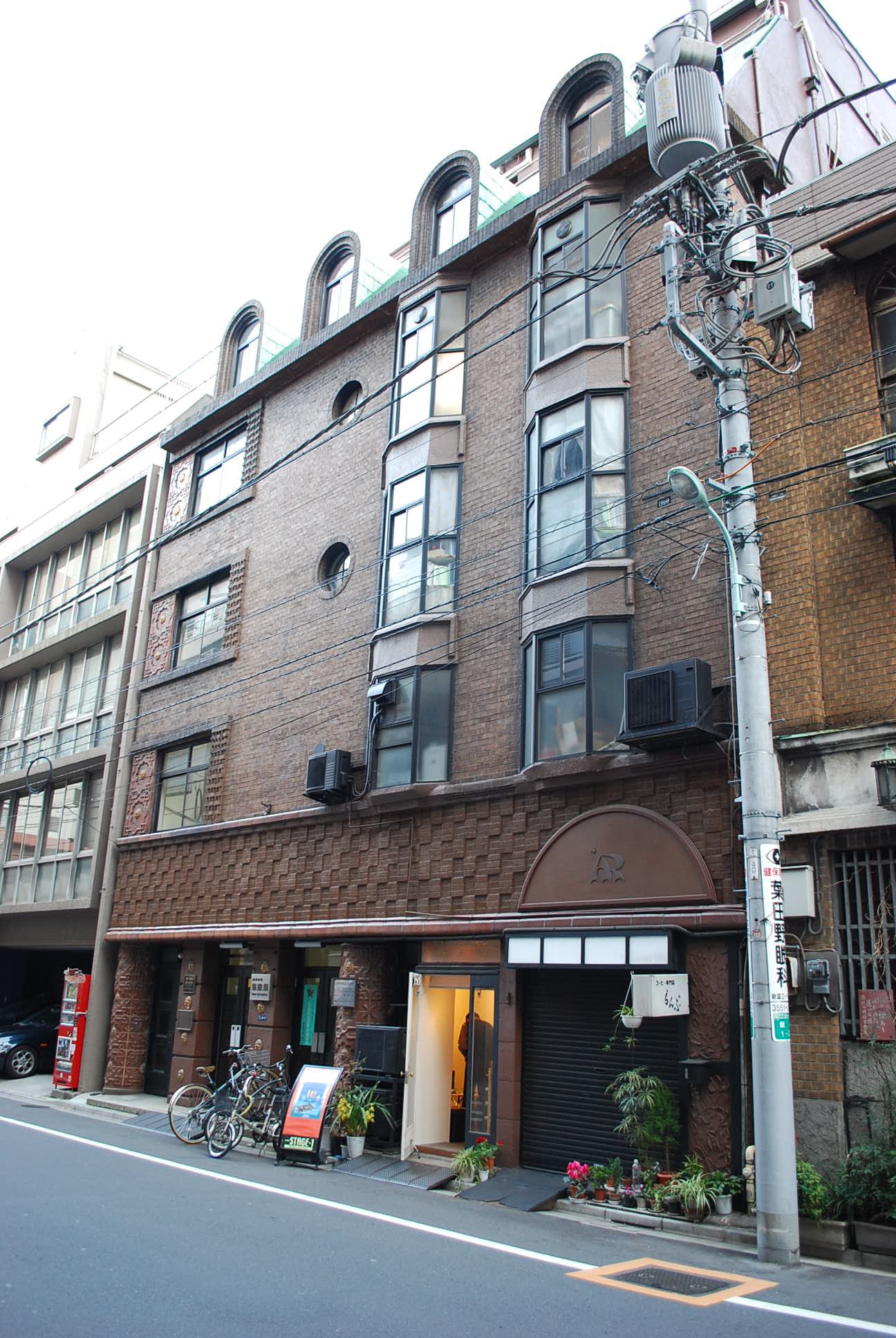 東京銀座の鈴木ビルディング(建築家・山中節治作品研究2022)_f0142606_18081910.jpg