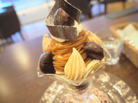 栗渋皮煮のモンブランパフェ:Galetteria da sasino(青森市)_b0147224_12524951.jpg