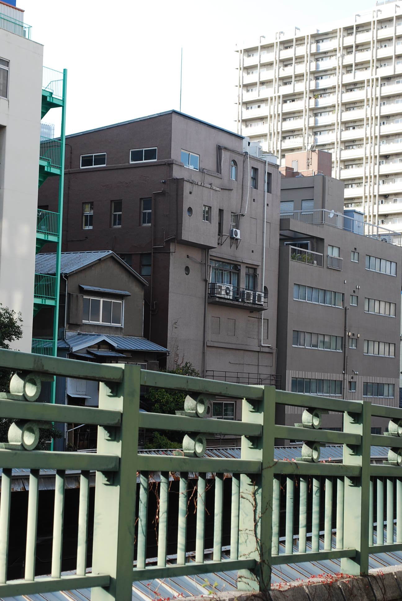 東京銀座の鈴木ビルディング(建築家・山中節治作品研究2022)_f0142606_19545940.jpg