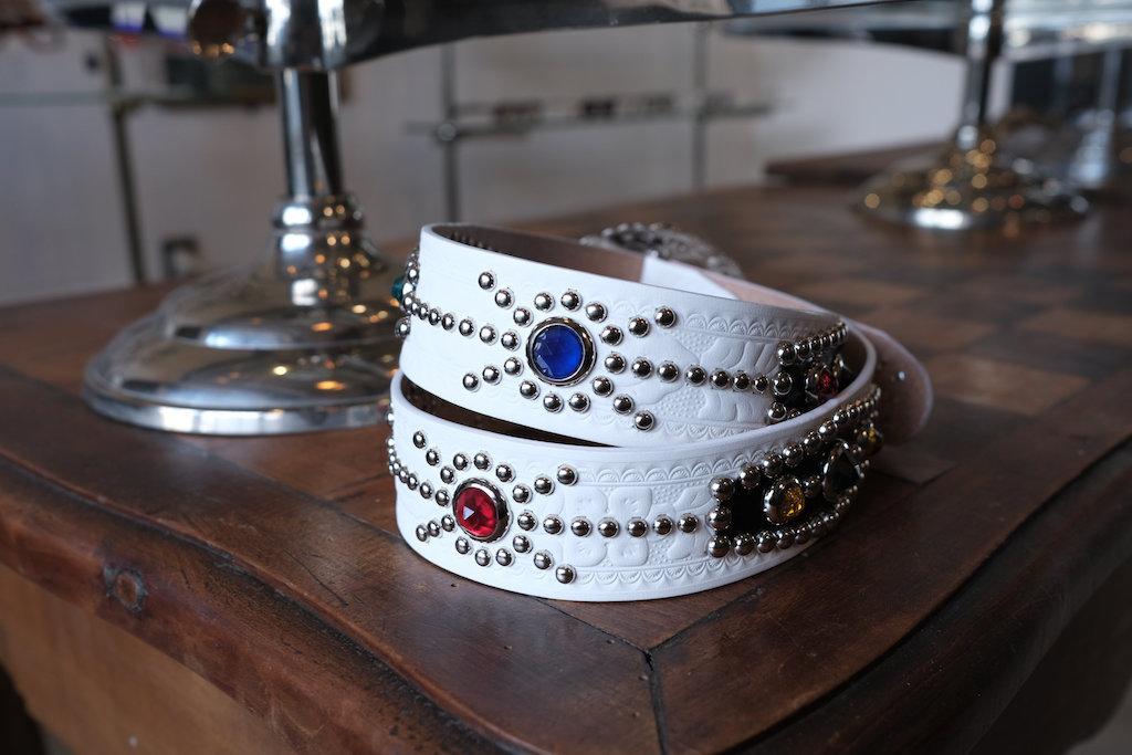 美品⭐️ACE WESTERN⭐️シルバースタッズ × マルチカラーベルト⭐️34 ダッパーズ✖︎エースウエスタンベルト⭐️シルバースタッズ