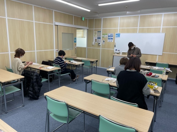 裂き編みでつくるセレモニーコサージュレッスン開催されました~☆_d0240711_18351434.jpeg