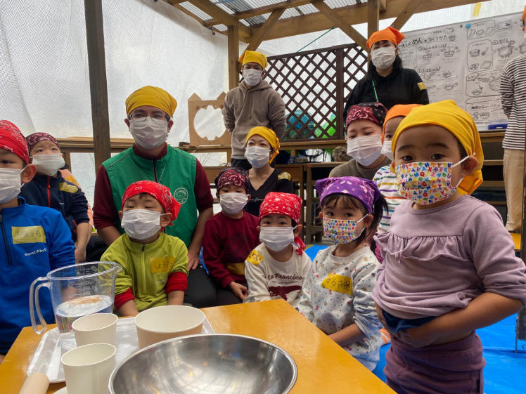 青空ようちえん〔週末〕沖縄そばづくりwith麺家にらい(2/19)人気沖縄そば屋さんの並里店長直伝!こねて、伸ばして、切って、親子で沖縄そば作りに挑戦!_d0363878_20355072.jpg