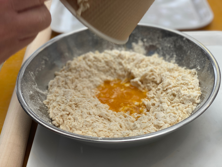 青空ようちえん〔週末〕沖縄そばづくりwith麺家にらい(2/19)人気沖縄そば屋さんの並里店長直伝!こねて、伸ばして、切って、親子で沖縄そば作りに挑戦!_d0363878_20363349.jpg