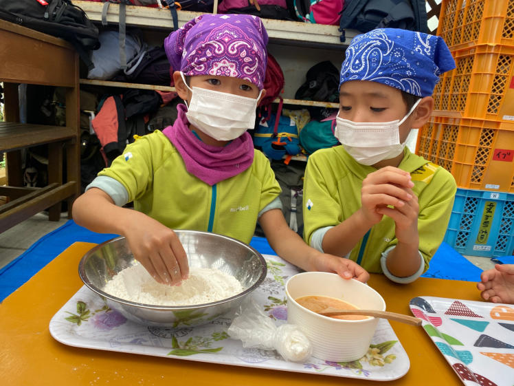 青空ようちえん〔週末〕沖縄そばづくりwith麺家にらい(2/19)人気沖縄そば屋さんの並里店長直伝!こねて、伸ばして、切って、親子で沖縄そば作りに挑戦!_d0363878_20394796.jpg