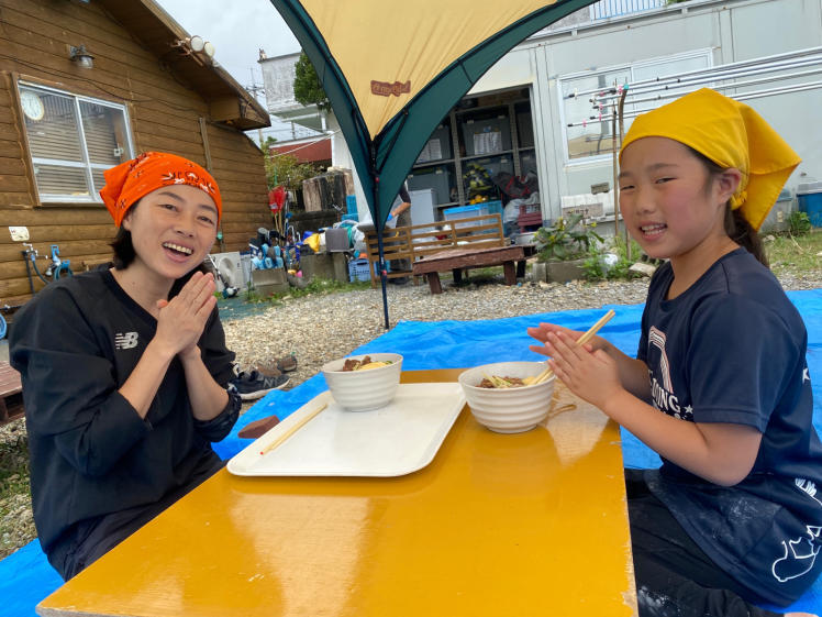 青空ようちえん〔週末〕沖縄そばづくりwith麺家にらい(2/19)人気沖縄そば屋さんの並里店長直伝!こねて、伸ばして、切って、親子で沖縄そば作りに挑戦!_d0363878_20492221.jpg