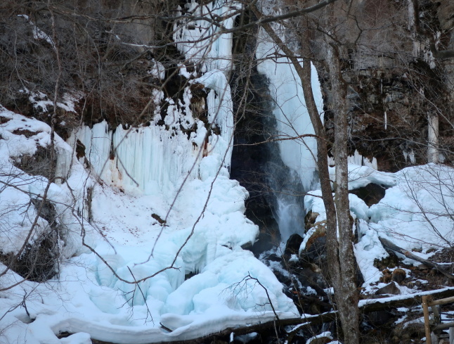 千ヶ滝の氷瀑 * 雪解けすすむ3月のお山♪_f0236260_16281759.jpg