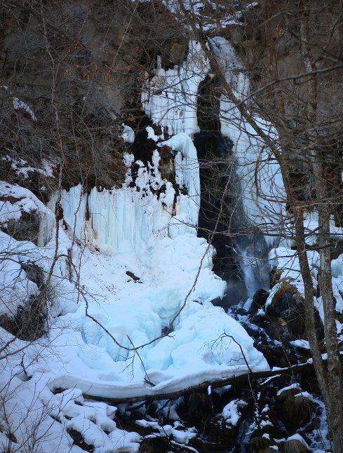 千ヶ滝の氷瀑 * 雪解けすすむ3月のお山♪_f0236260_17041410.jpg