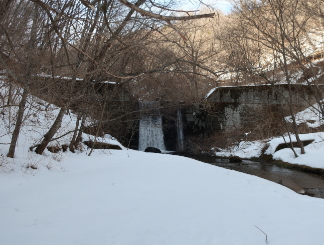 千ヶ滝の氷瀑 * 雪解けすすむ3月のお山♪_f0236260_17532436.jpg