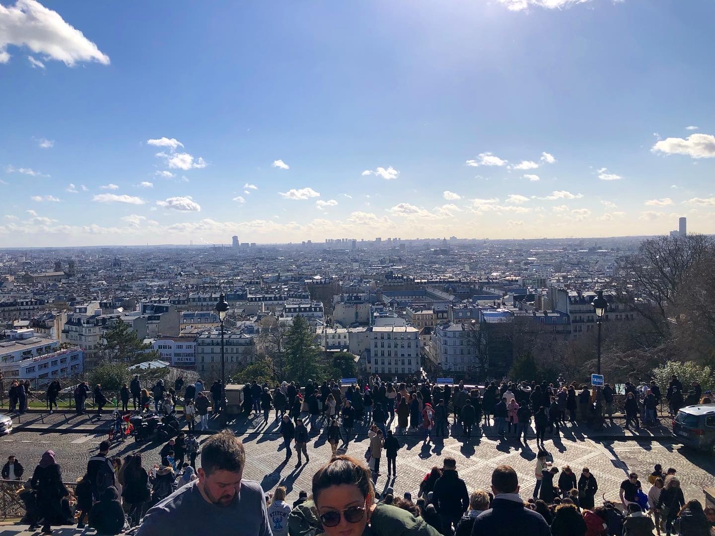 モンマルトルの丘、画家の集まるテルトル広場とパリを一望する高台_a0231632_05585823.jpeg