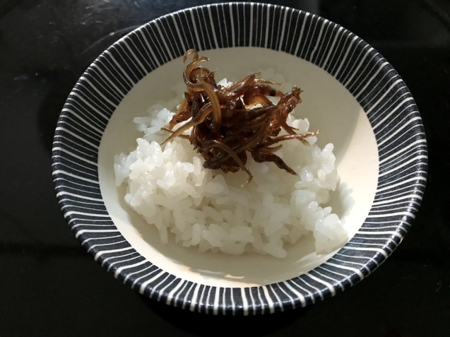 玉筋魚（イカナゴ）の釘煮 と 青文字   _e0407734_21401953.jpeg