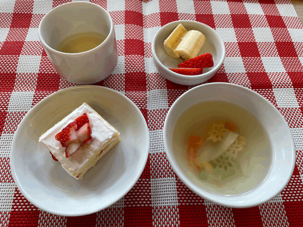 3/3の給食　ひな祭り献立でした！_c0293682_17224642.gif