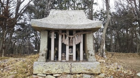 梅の香りに誘われて里山を歩く 『雄岡山・雌岡山』_c0218841_19383029.jpg